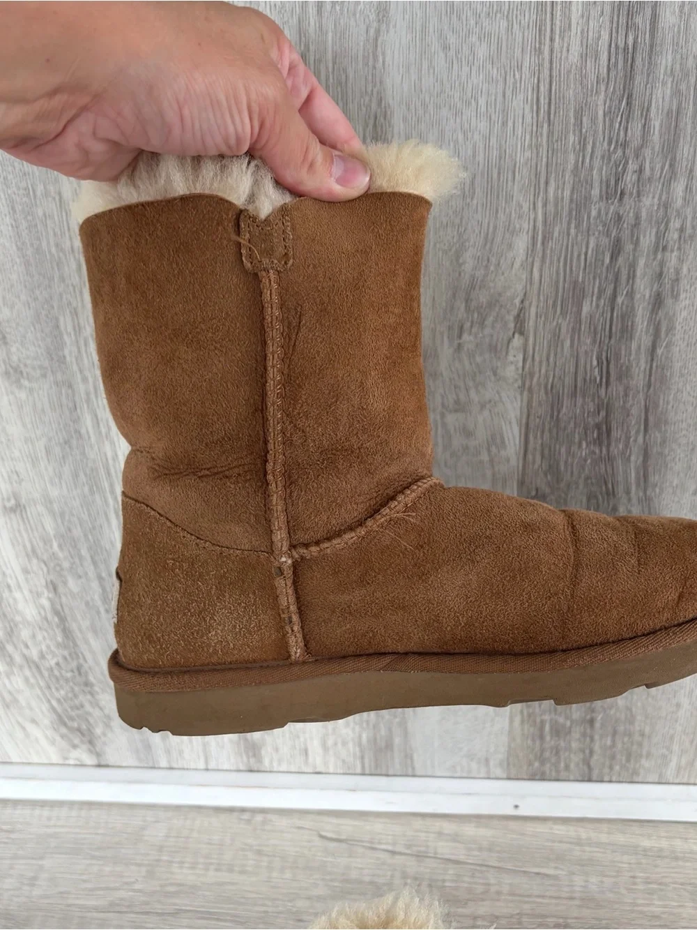 UGG Charm Pom Pom Chestnut Brown Fur Suede Boots Kids Girls Youth 5 US EU 37